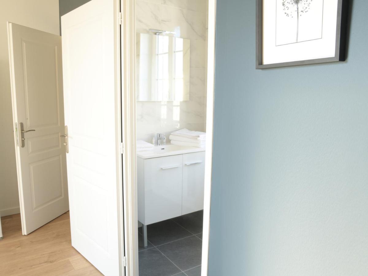 T2 De 55M2 Avec Toit Terrasse, Hyper Centre, Wifi, Draps, Savons Et Serviettes Fournis Cognac Rum bild