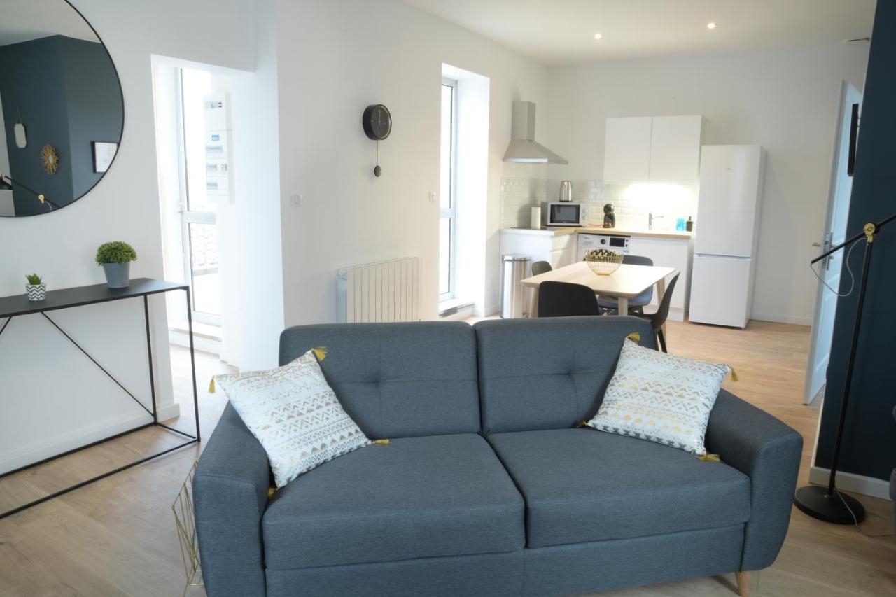 T2 De 55M2 Avec Toit Terrasse, Hyper Centre, Wifi, Draps, Savons Et Serviettes Fournis Cognac Rum bild
