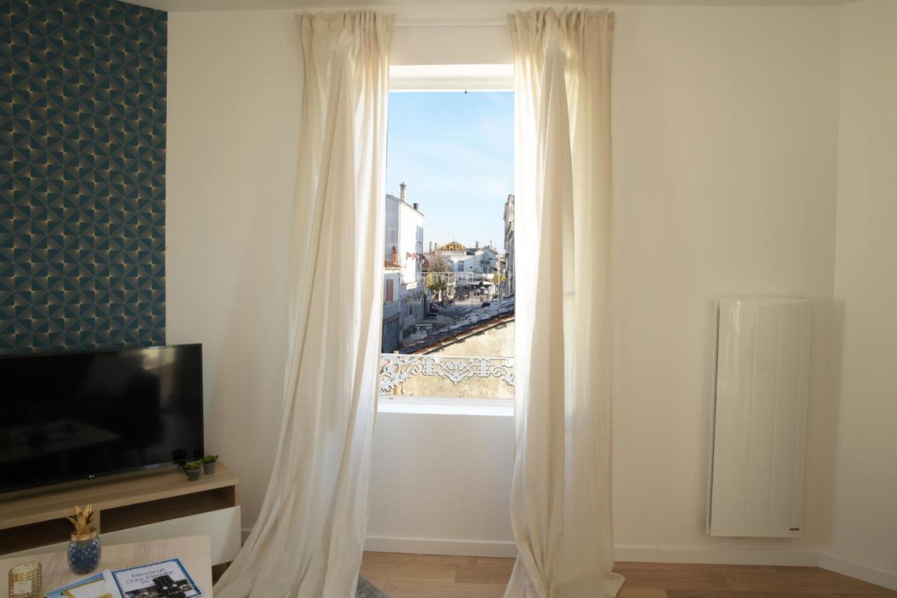 T2 De 55M2 Avec Toit Terrasse, Hyper Centre, Wifi, Draps, Savons Et Serviettes Fournis Cognac Exteriör bild